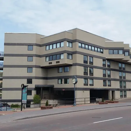 Hampton Inn & Suites Houghton-3
