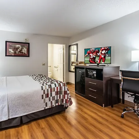Red Roof Inn Forsyth-3