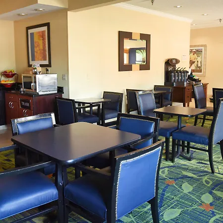 Americinn By Wyndham Topeka-3