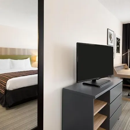 Country Inn & Suites By Radisson, Chippewa Falls, Wi-3