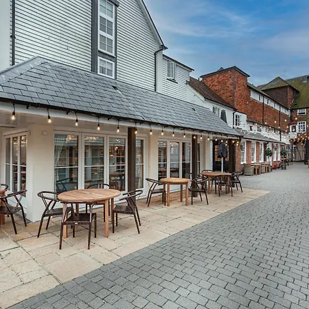The White Horse Hotel, Romsey, Hampshire - The Coaching Inn Group-2