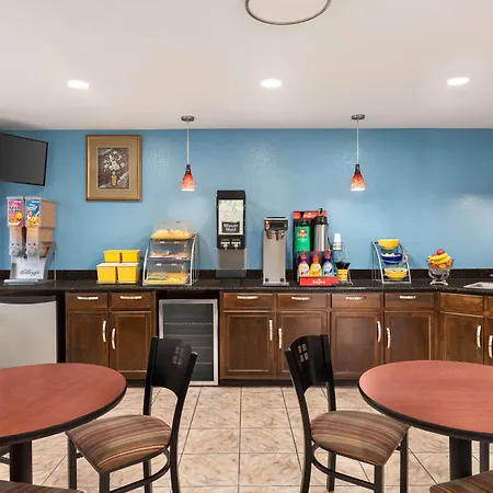 Days Inn By Wyndham Demopolis-2
