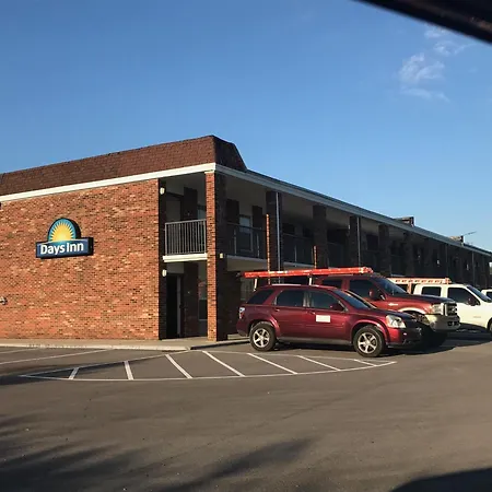 Days Inn By Wyndham Cave City-2