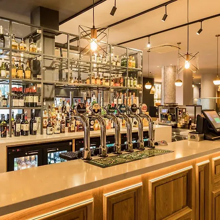 Holiday Inn Edinburgh Zoo By Ihg-3