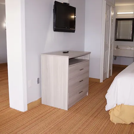 Days Inn & Suites By Wyndham Colonial-2
