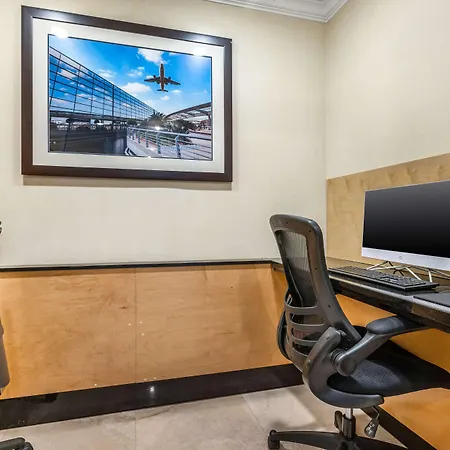 Best Western Plus Orange County Airport North-3