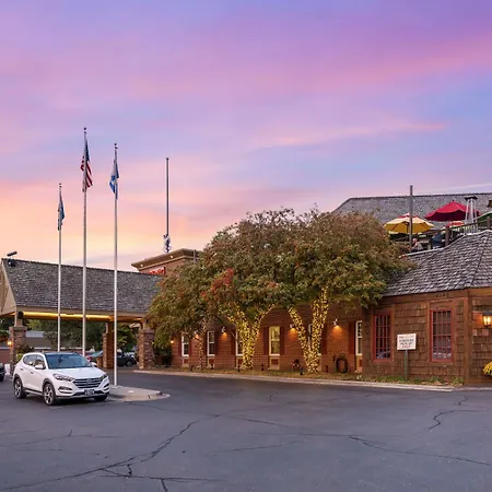 Best Western Plus White Bear Country Inn-2