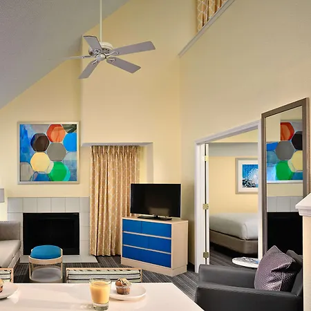Sonesta Simply Suites Cleveland Airport-3