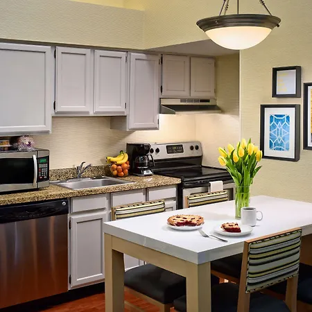 Sonesta Simply Suites Cleveland Airport-2