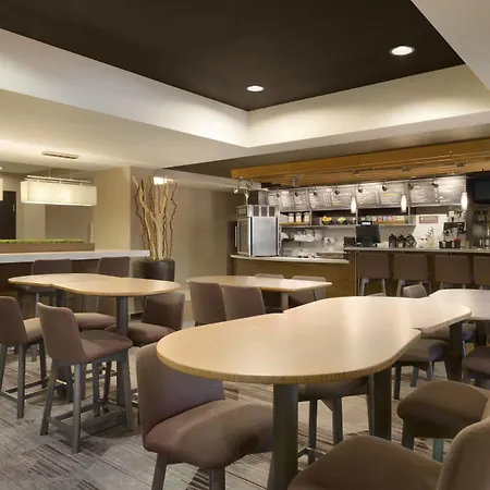 Courtyard By Marriott Bloomington Normal-3