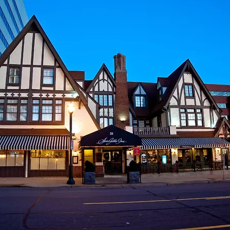 Seven Gables Inn, St Louis West, A Tribute Portfolio Hotel-2