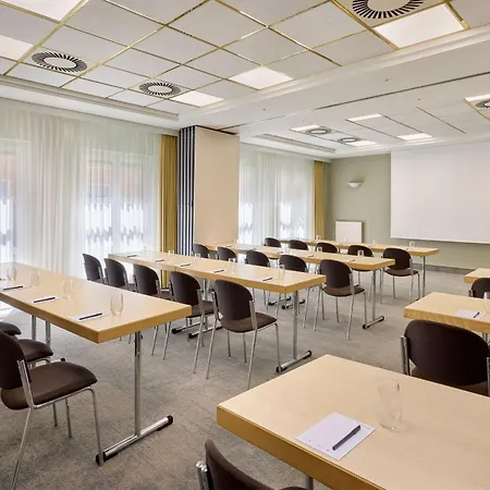 Courtyard By Marriott Magdeburg-2