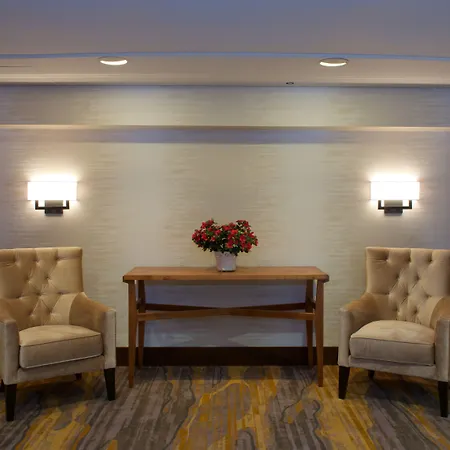 Coast Tsawwassen Inn-3