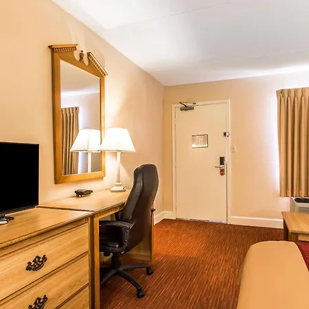 Econo Lodge Inn & Suites Huntsville University Area-3