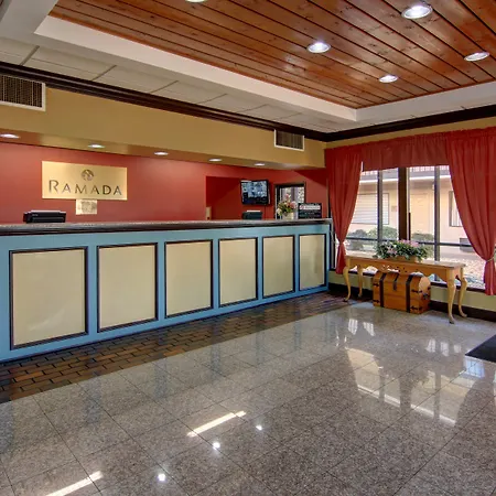 Ramada By Wyndham Macon-2