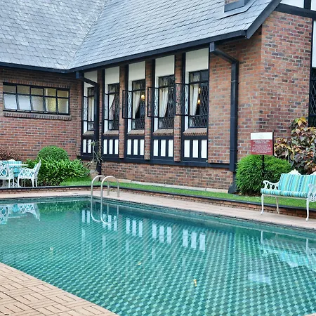 Cresta Churchill Hotel-2