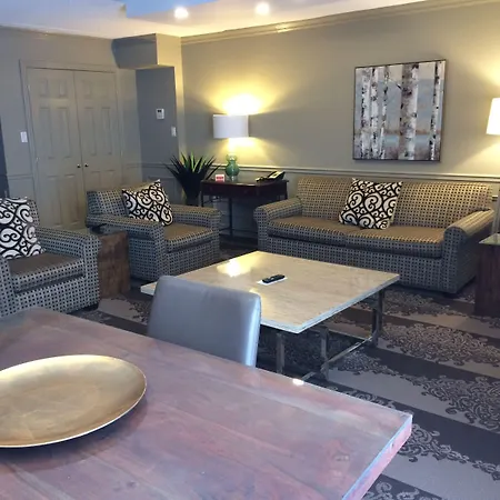 Ramada By Wyndham Cornwall-3
