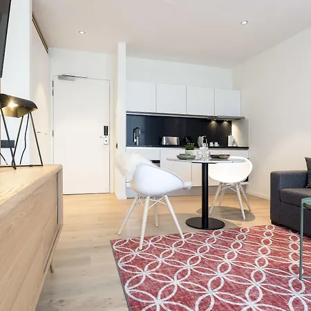 PREMIER SUITES Antwerp-3