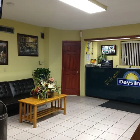 Days Inn By Wyndham Byron-3