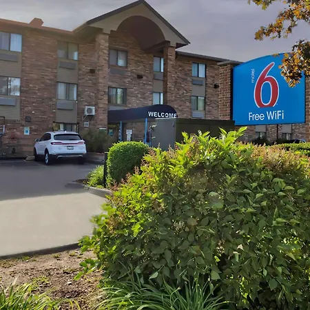 Motel 6-Milwaukee, Wi - Glendale-3