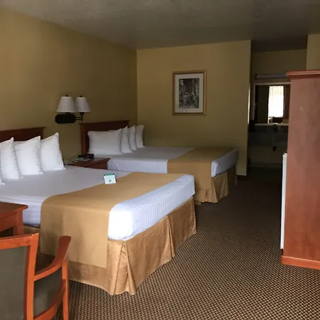 Oakridge Inn & Suites-2