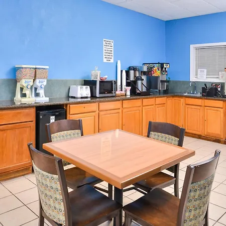 Americas Best Value Inn Clute-3