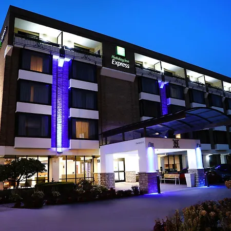 Holiday Inn Express Detroit-Birmingham By Ihg-3