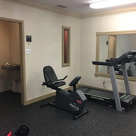 Days Inn & Suites By Wyndham Sault Ste. Marie On-2