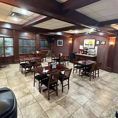 Days Inn & Suites By Wyndham Jennings-2
