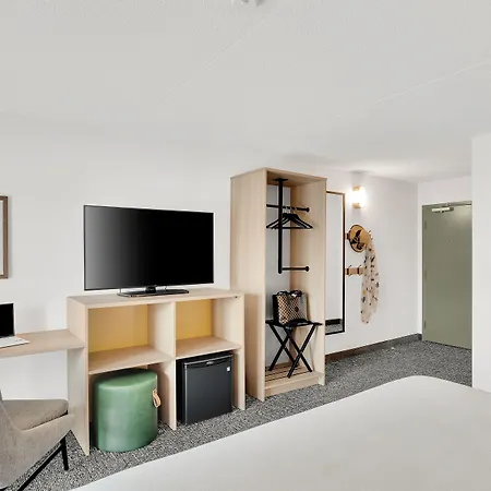 Spark By Hilton Toronto Markham-3