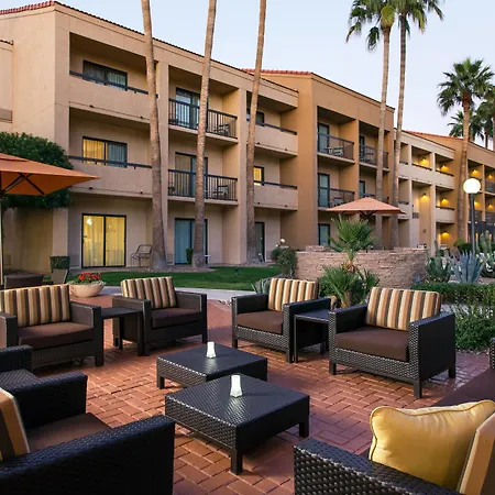 Courtyard By Marriott Phoenix North-3