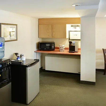 Greenwood Inn & Suites-2