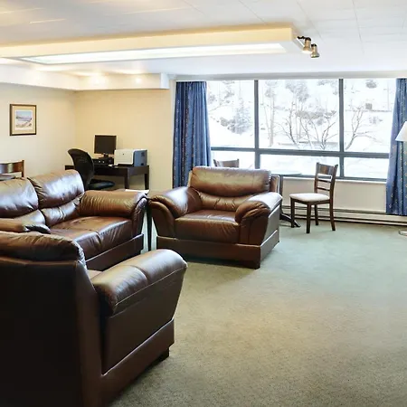Greenwood Inn & Suites-3