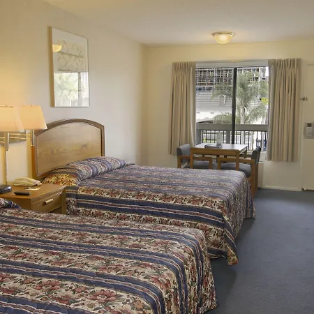 Ramada By Wyndham Anaheim Convention Center-2