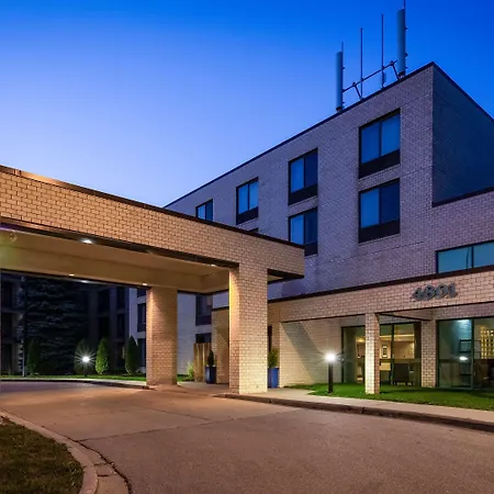 Best Western East Towne Suites-3