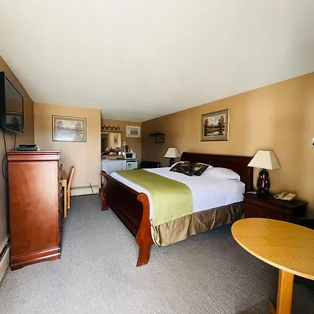 Travelodge By Wyndham Moose Jaw-3