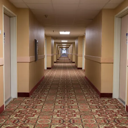 Bridgeway Inn & Suites-3