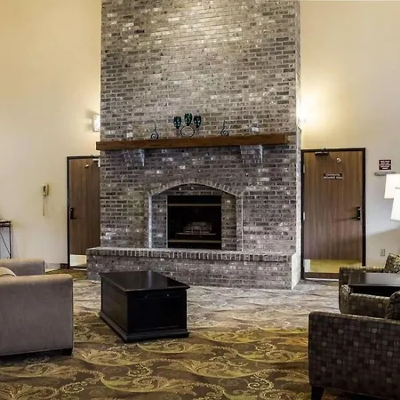 Quality Suites Near West Acres-3