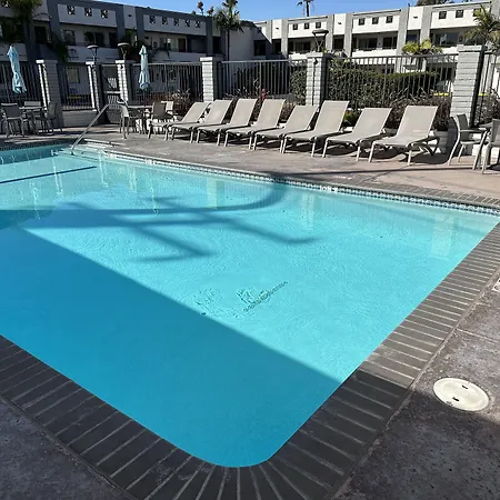 Solara Inn And Suites-3