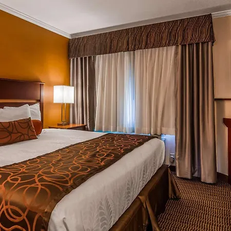 Best Western Plus Landmark Inn-3