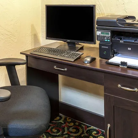 Baymont By Wyndham Amarillo East-3