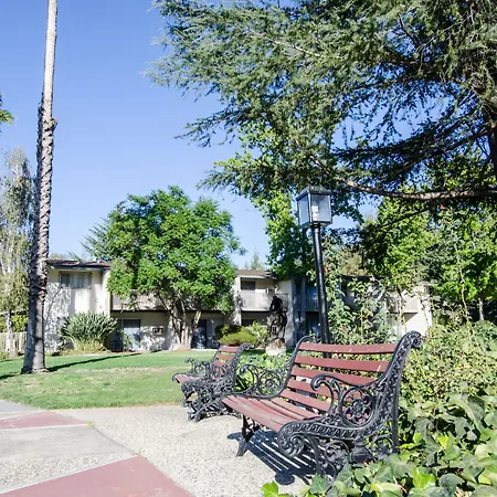 Los Gatos Lodge-3