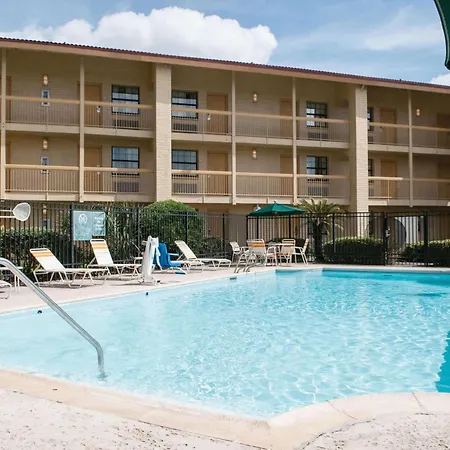La Quinta Inn By Wyndham New Orleans Veterans / Metairie-3