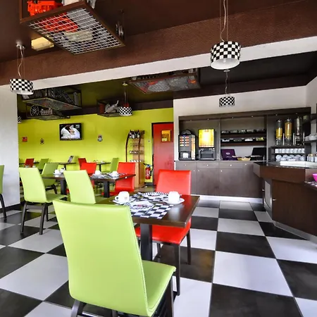 Enzo Hotels Vierzon By Kyriad Direct-2