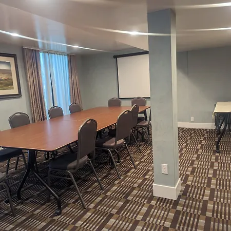 Wyndham Visalia-3