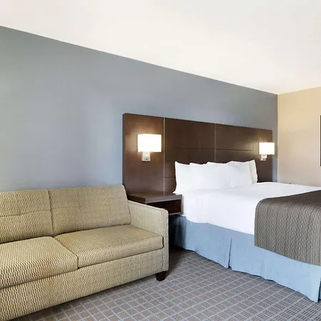 Days Inn By Wyndham Stephenville-3