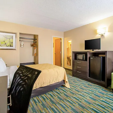 Quality Inn Near Six Flags St. Louis-2