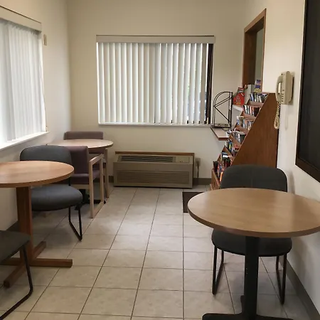 Americas Best Value Inn Champaign-3