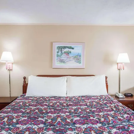 Travelodge By Wyndham Ridgeway Martinsville Area-3