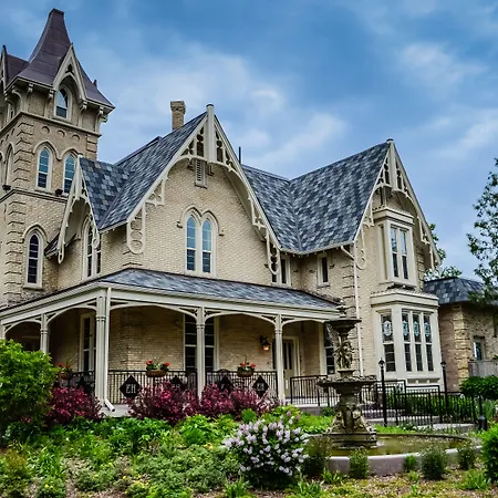 Elm Hurst Inn & Spa, Worldhotels Crafted-2
